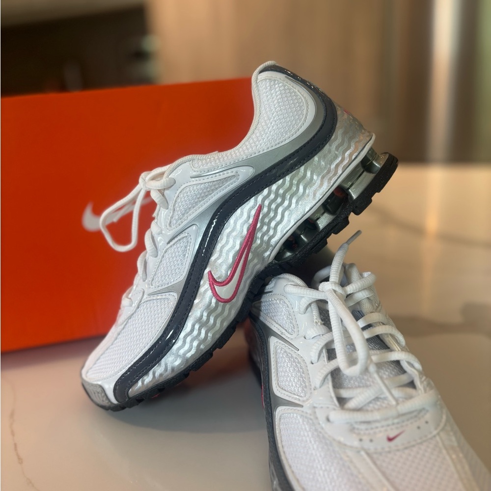 Nike White and Gray Running Shoes with Pink Logo